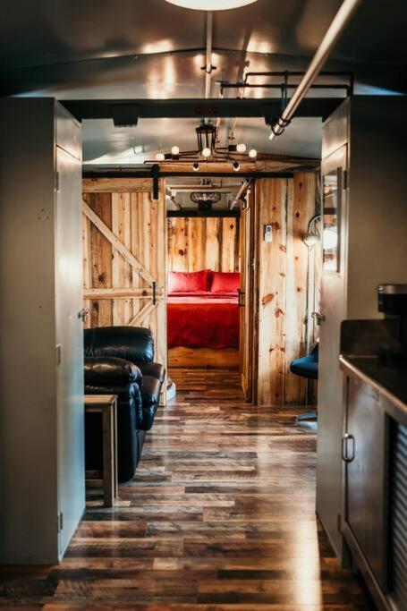 Bourbon Trail: Caboose On The Farm Villa Lawrenceburg Exterior photo